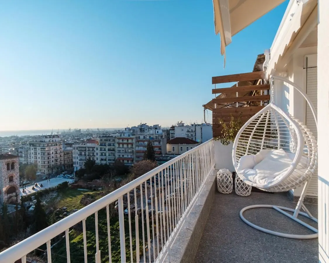 Home Is Thessaloniki Apartment