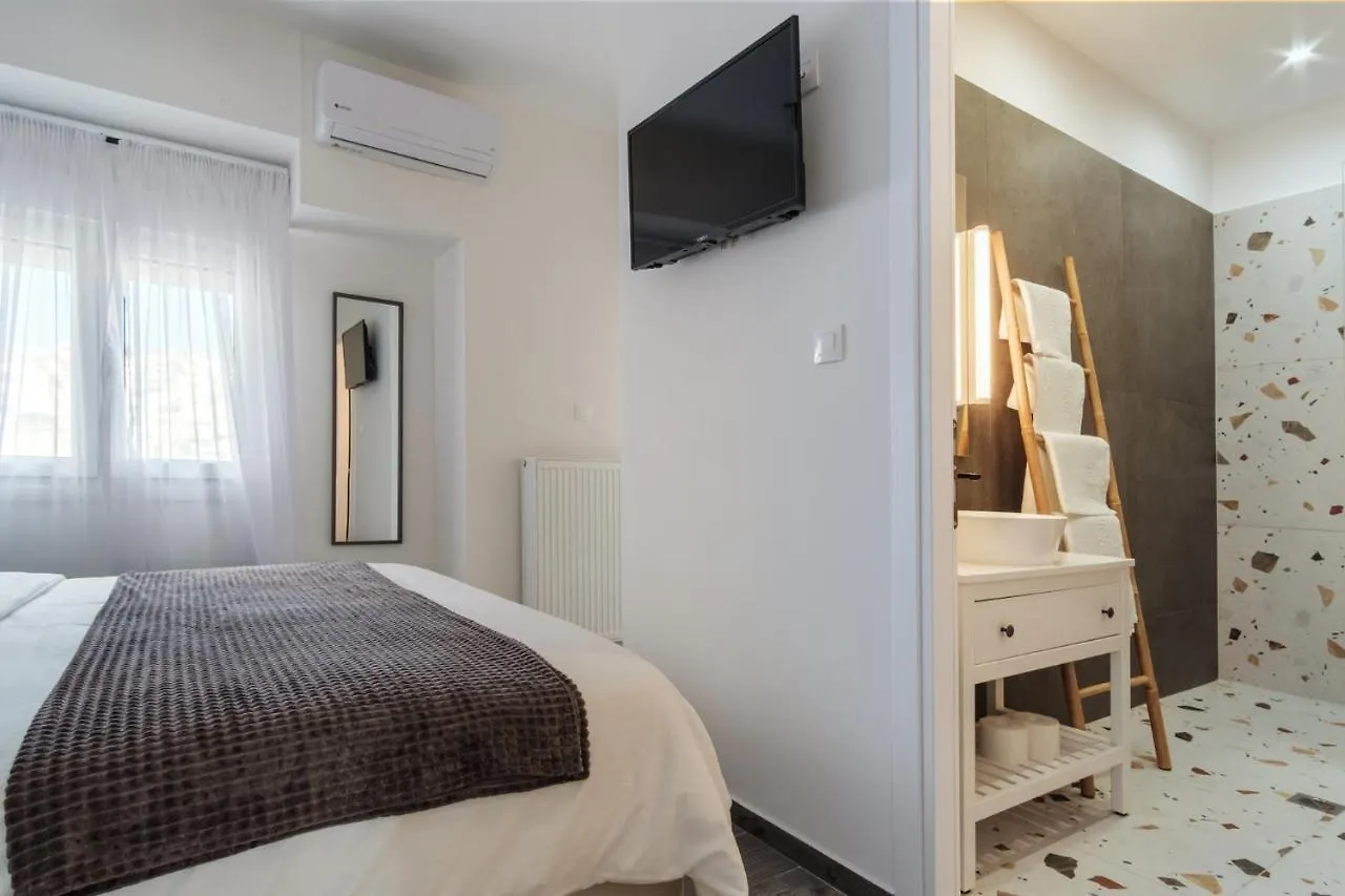 Home Is Thessaloniki 0*,