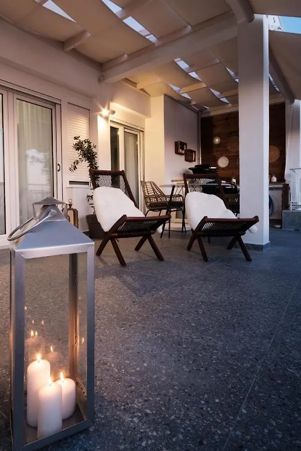 Home Is Salonic 0*,